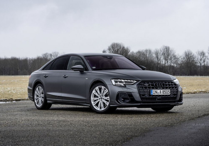 La grande berline de luxe Audi A8 embarque des technologies de pointe