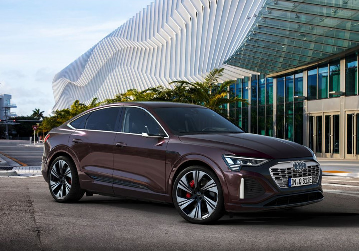 Le crossover Audi Q8 Sportback e-tron électrique revendique une autonomie jusqu'à 552 km