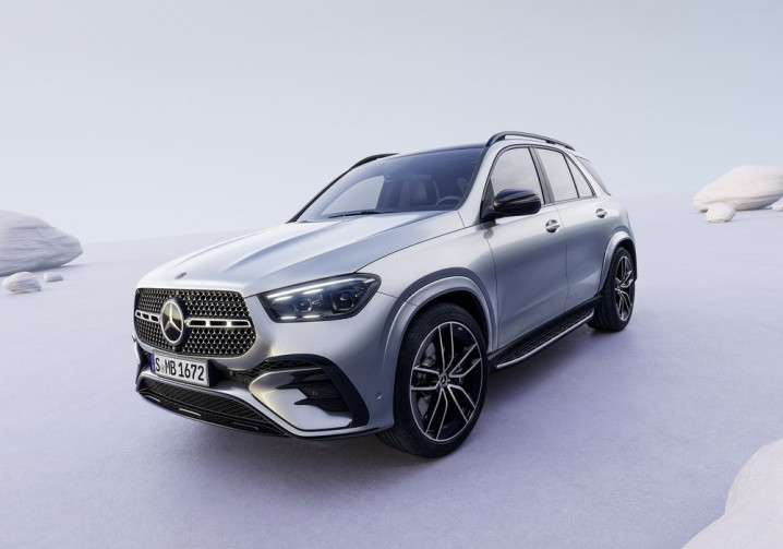 Le grand SUV Mercedes GLE mis à jour en approche