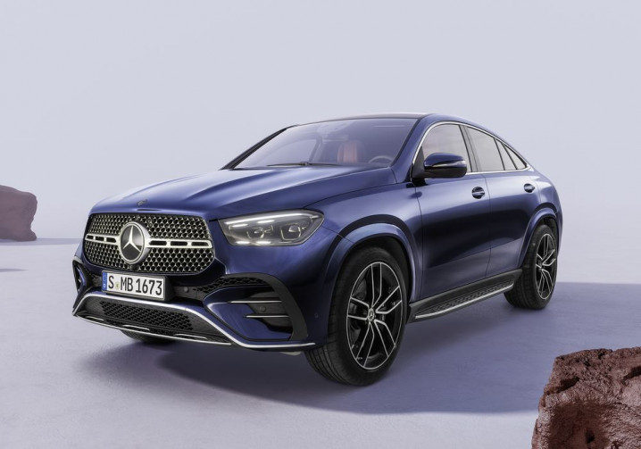 Le grand SUV Mercedes GLE Coupé mis à jour en approche