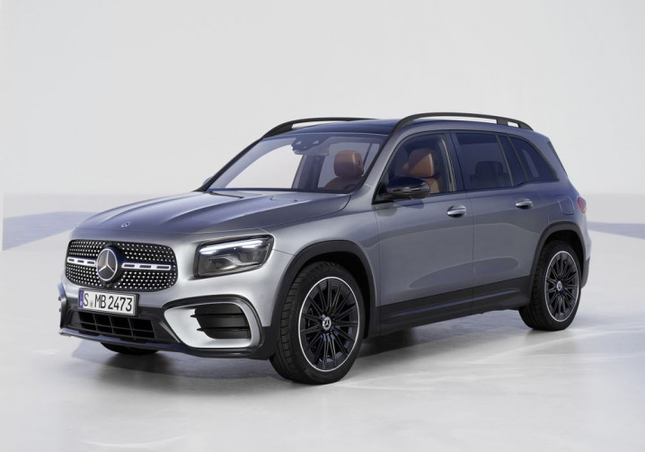 Le SUV compact rallongé Mercedes-Benz GLB mis à jour affiche un design retravaillé