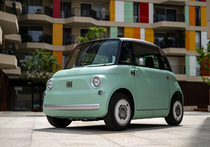 Le quadricycle électrique Fiat Topolino en approche