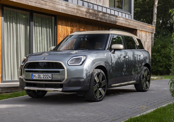 La troisième génération du Mini Countryman en approche