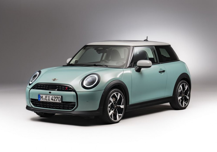 La Mini Cooper de cinquième génération affiche un design minimaliste épuré