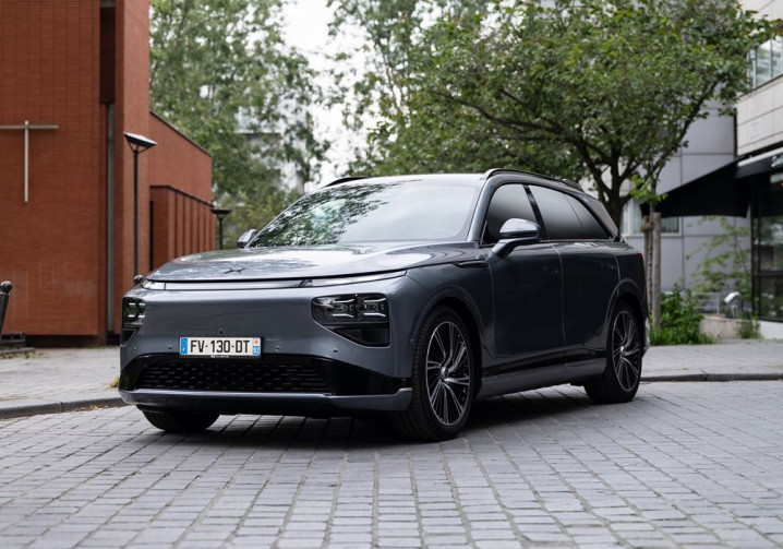 Le grand SUV électrique XPeng G9 embarque la technologie de 800 volts