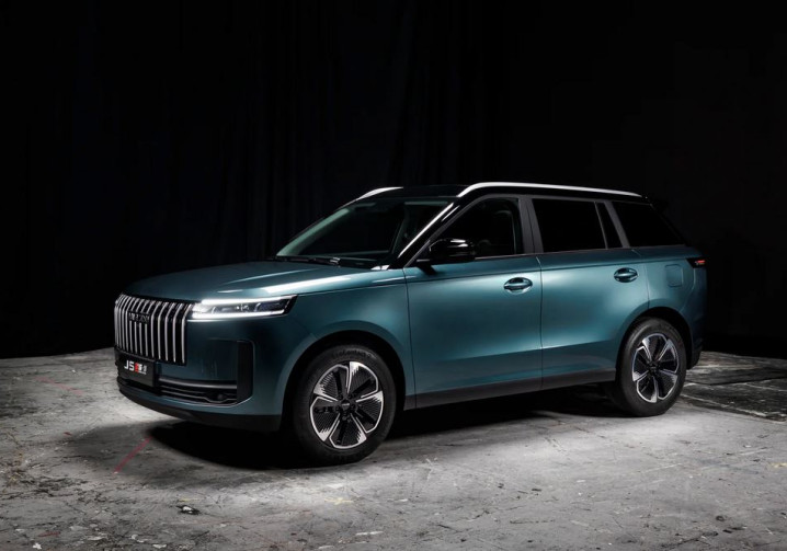 Le Jaecoo 5 Hybride est le SUV hybride d'accès à la gamme Jaecoo