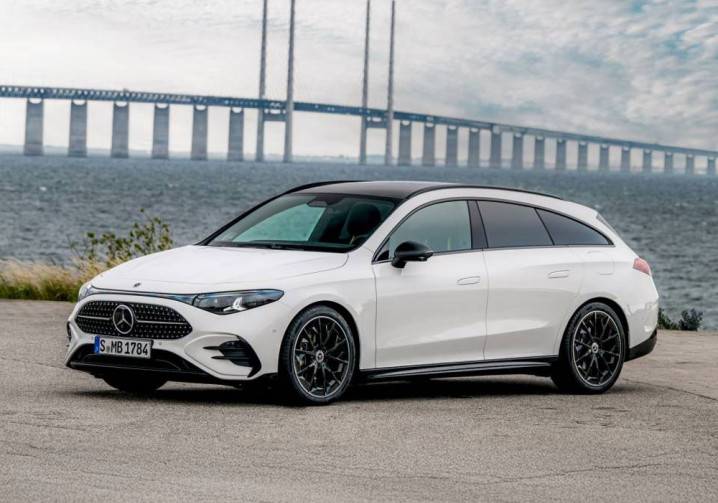 La Mercedes-Benz CLA Shooting Brake hybride 48 volts peut rouler à l'énergie électrique ainsi qu'en roue libre