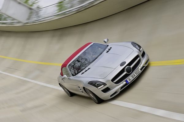 Le nouveau roadster SLS AMG en phase de test