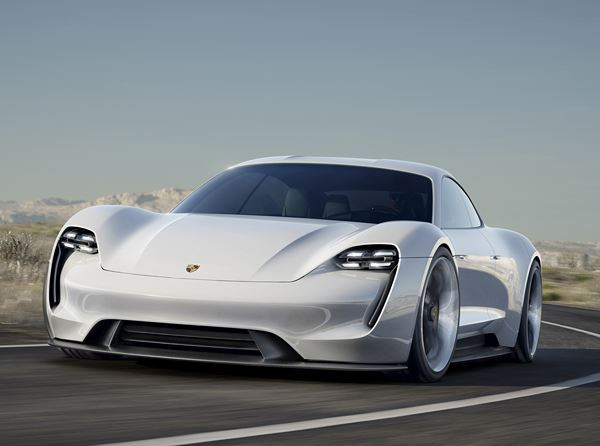 La sportive électrique Porsche Mission E commercialisée d’ici la fin de la décennie