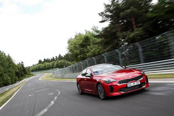 La berline coupé GT Kia Stinger en phase de tests