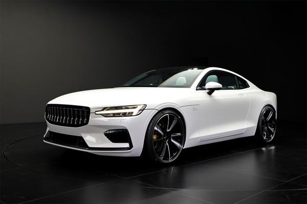 Le coupé hybride hautes performances Polestar 1 en approche