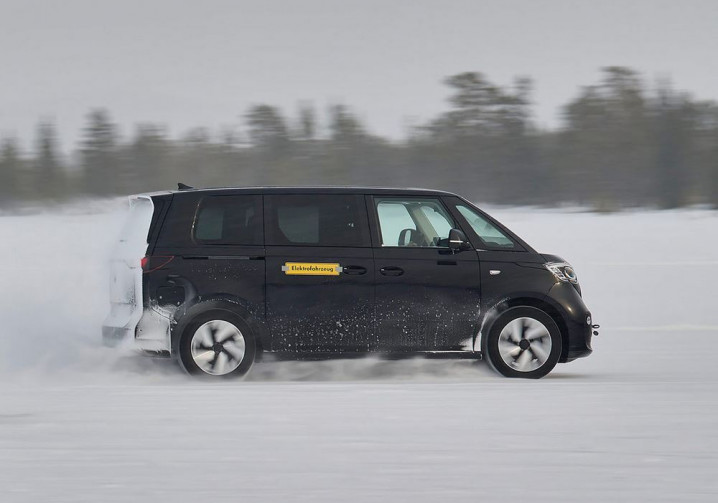 Le combi électrique Volkswagen ID. Buzz se confronte à des tests extrêmes