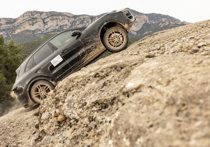 La troisième génération repensée du Porsche Cayenne en phase finale de tests