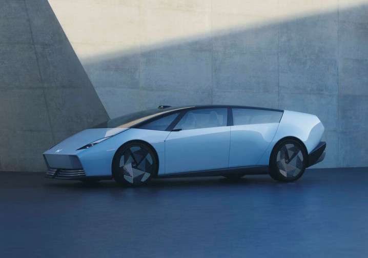 Le prototype de la Saloon Série 0 Honda arbore un style sportif et une faible hauteur