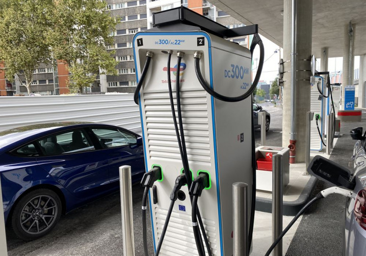 152 887 points de recharge électrique ouverts au public en France (11/2024)