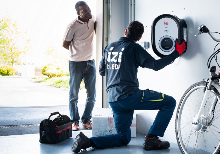 La recharge électrique via une prise classique génère jusqu'à 30% de perte d'énergie