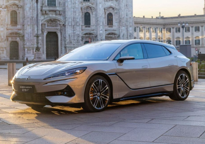 Une puissance de charge de 1 500 kW permet de passer de 10 % à 97 % de batterie en neuf minutes