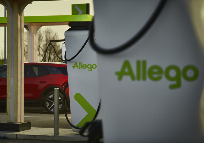 Une application de recharge électrique qui référence tous les réseau et leur applique zéro commission