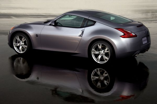 Nissan dévoile les premières photos du 370Z