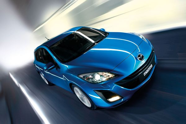 Mazda présente la nouvelle Mazda 3 5 portes au salon de l’automobile de Bologne