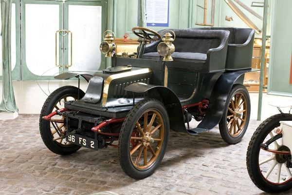 Peugeot expose une sélection de neuf modèles de 1899 à 1967 au salon Rétromobile