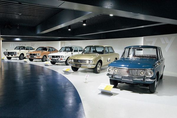 Mazda retrace ses 90 ans d'existence au salon Rétromobile