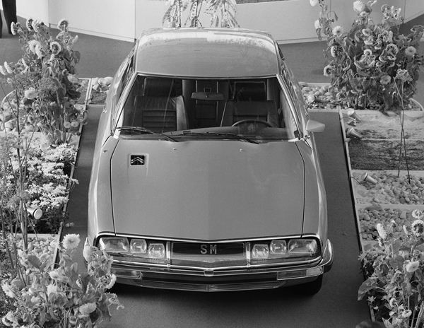 Citroën fête les 40 ans des SM et GS à Rétromobile