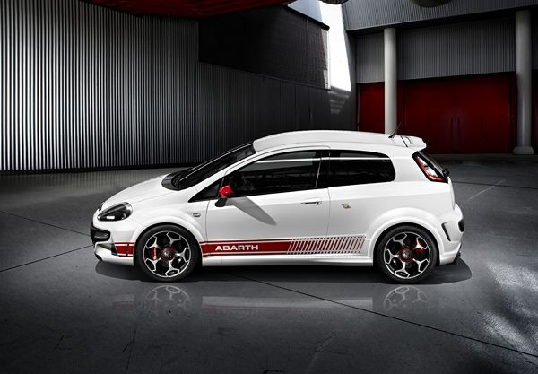 Fiat présente la Punto Evo Abarth à Genève
