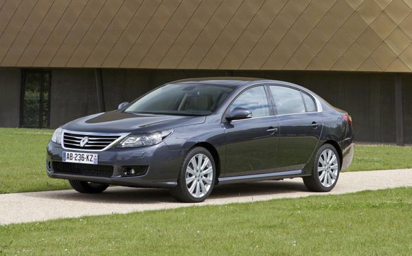 Première mondiale au Salon Automobile de Moscou pour la nouvelle Renault Latitude