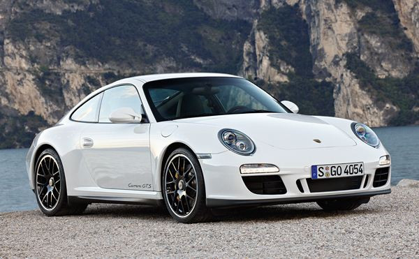Une nouvelle Porsche 911 Carrera GTS à Paris