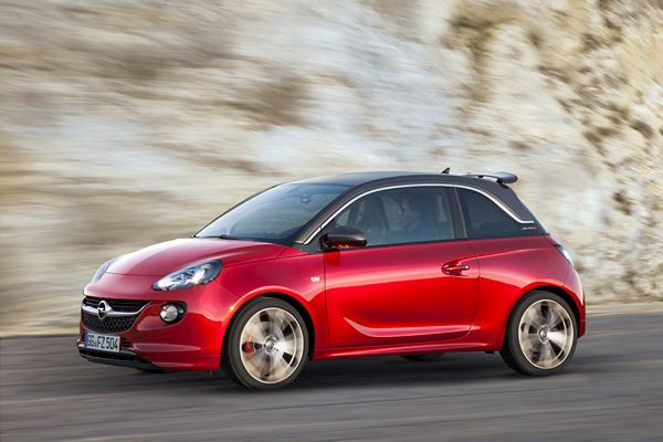 L'Opel Adam S se dévoile en mode bombinette turbo