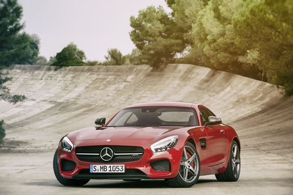 La Mercedes-AMG GT affiche des performances dignes de la compétition automobile