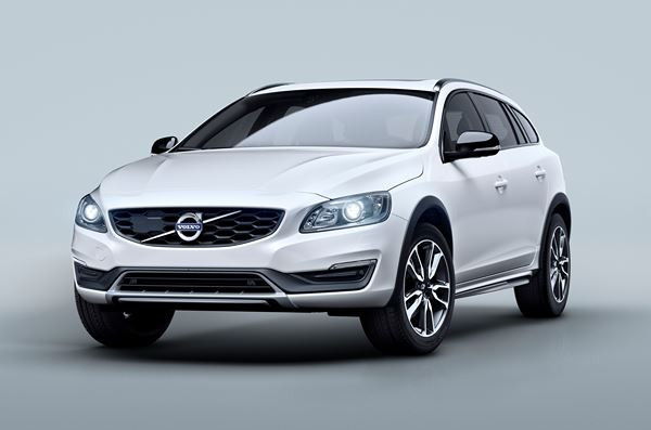 Le Volvo V60 en mode Cross Country au salon de Los Angeles