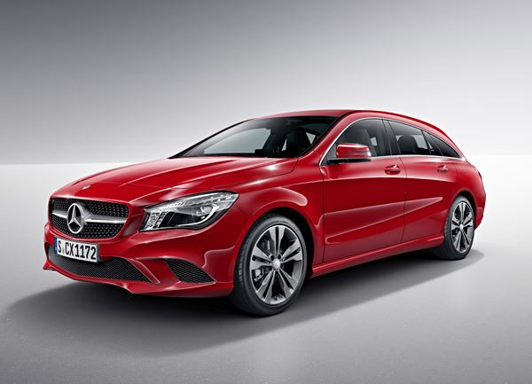 Le break de chasse compact Mercedes CLA Shooting Brake en approche