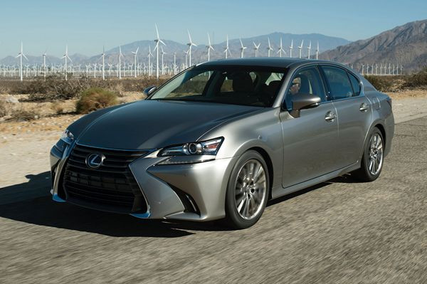 La Lexus GS s’offre un style plus affirmé et de nouveaux équipements technologiques