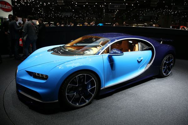 La supercar de l’extrême Bugatti Chiron développe une puissance de 1 500 ch