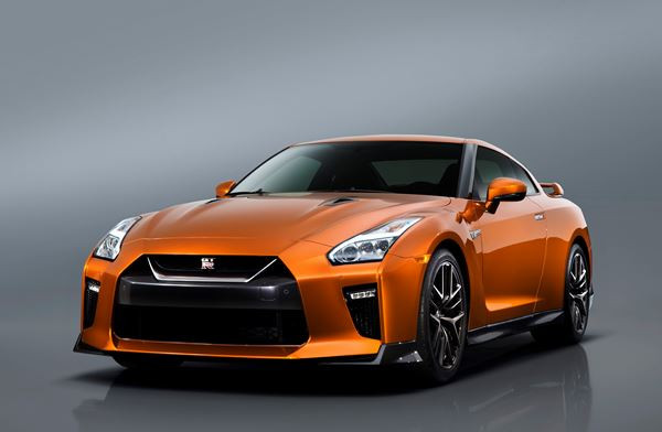 La Nissan GT-R version 2017 repousse ses limites en matière de performances