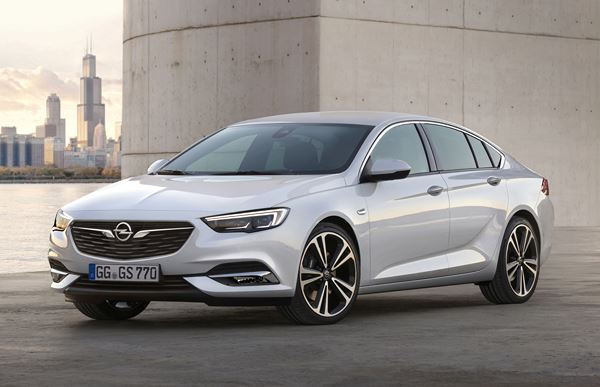 L'Opel Insignia Grand Sport revendique une stature athlétique