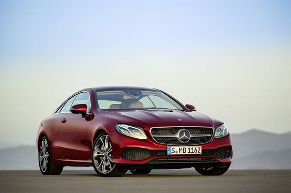 La Mercedes Classe E Coupé adopte un design athlétique