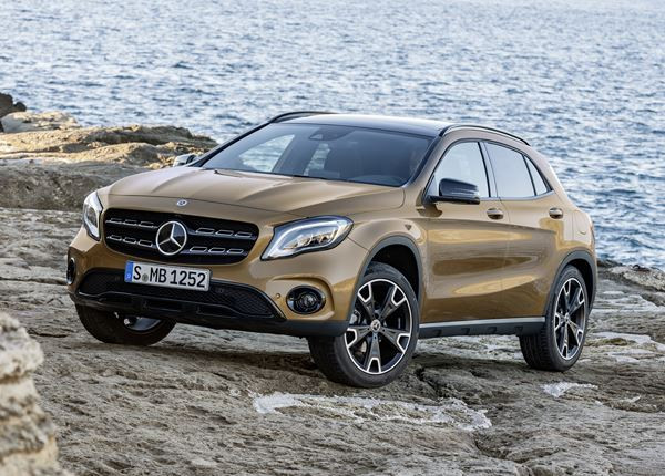 Le Mercedes-Benz GLA s'offre quelques retouches visuelles ciblées