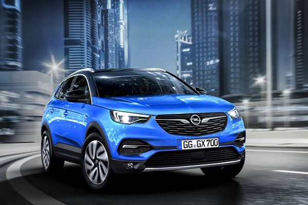 Le SUV Opel Grandland X affiche une allure typée tout-terrain
