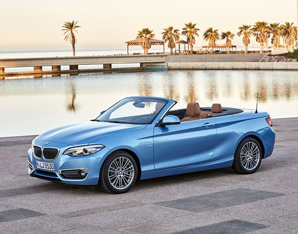 La BMW Série 2 Cabriolet s'offre un nouveau visage avec des phares à LEDs