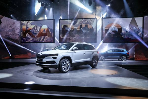 Le SUV compact Skoda Karoq affiche un design dynamique et émotif