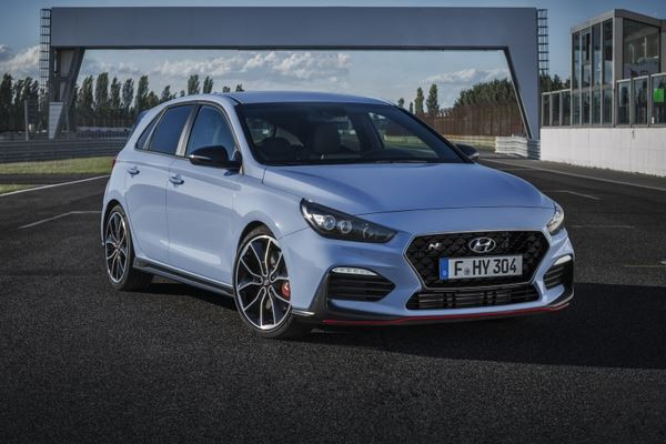 La Hyundai i30 N haute performance adore les virages serrés