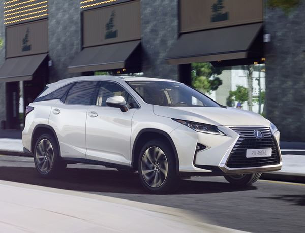 Le Lexus RX 450h L sept places adopte trois rangées de sièges