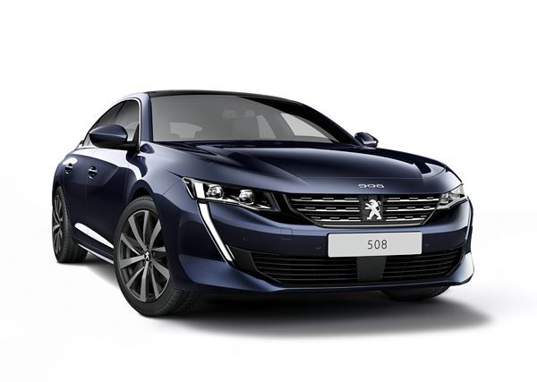 La berline Peugeot 508 adopte une architecture basse et compacte
