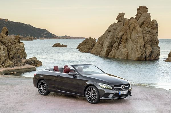 La Mercedes Classe C Cabriolet s’offre de nouveaux Phares LED hautes performances