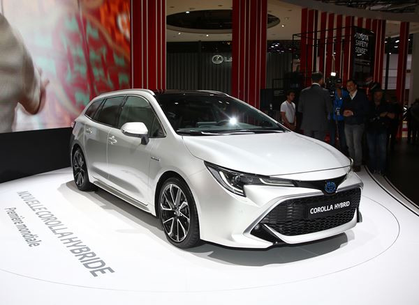 La Toyota Corolla Touring Sports se présente sous des lignes dynamiques