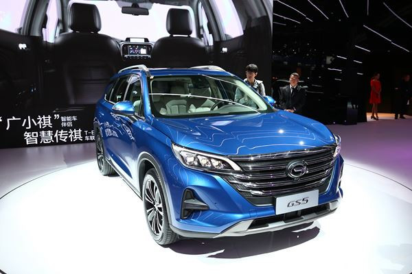 Le constructeur chinois GAC dévoile le SUV familial GS5 à Paris
