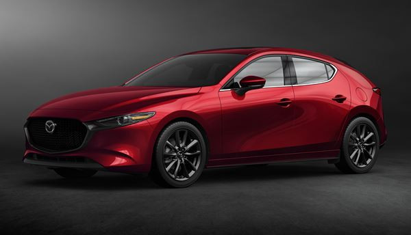 La Mazda 3 cinq portes adopte un style empreint de maturité